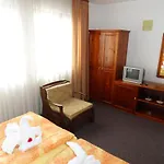 Family Nadejda Hotel