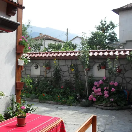 Family Nadejda Hotel