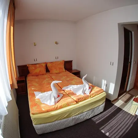 Hotel Family Nadejda 3*