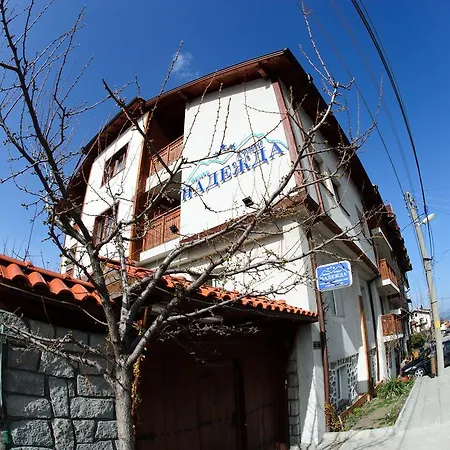 Szálloda Family Nadejda 3*