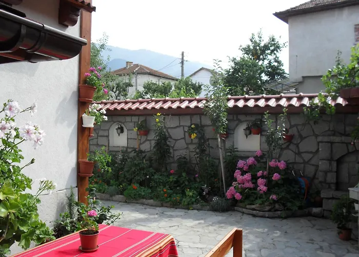 Family Nadejda Hotel