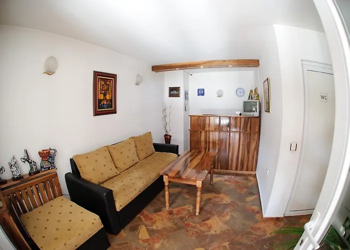 Family Nadejda Hotel